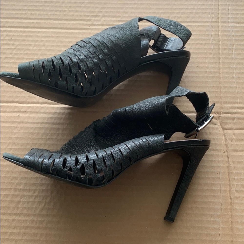 Vince Camilo size 11